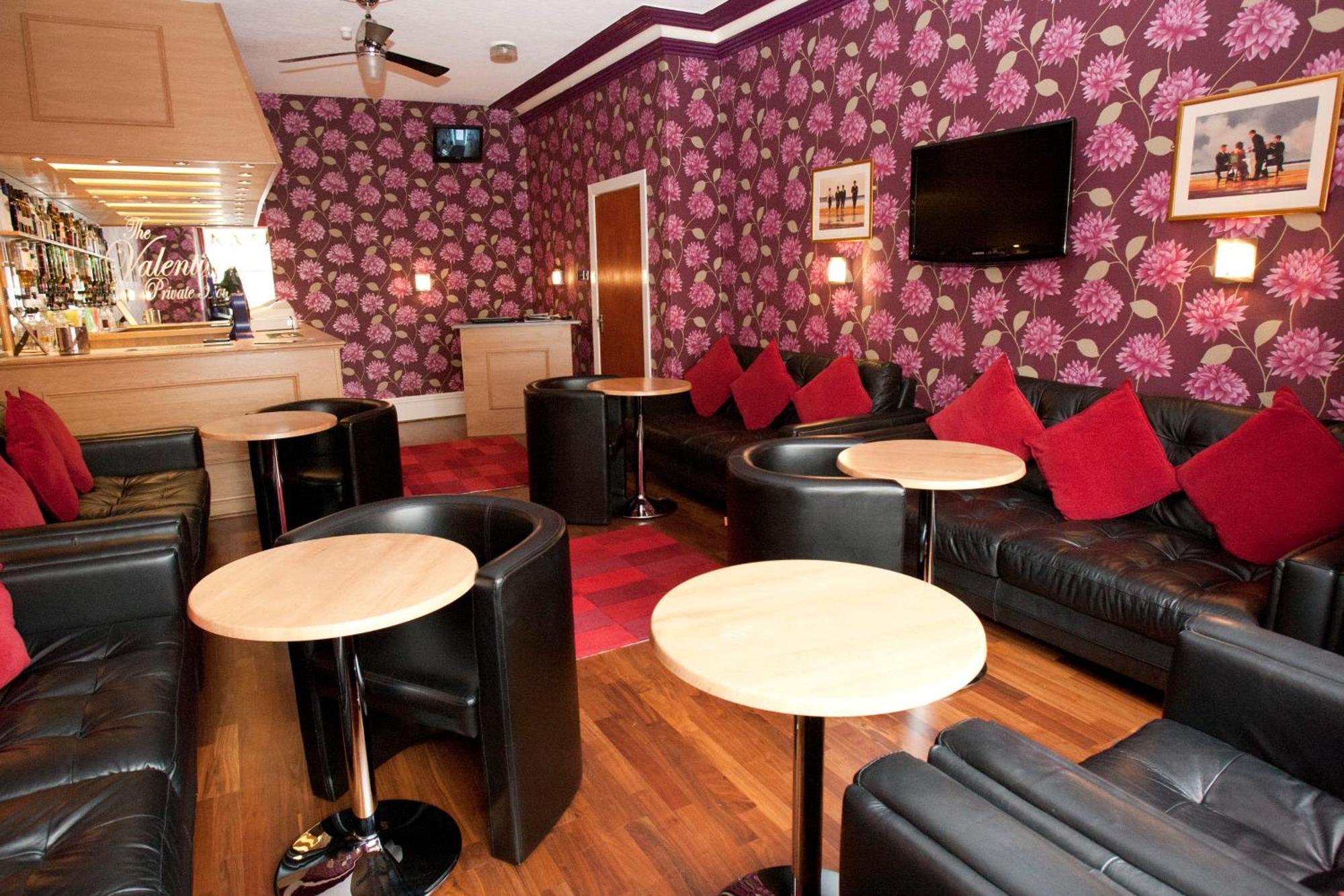 Valentine Lodge Over 21 Adult Couples Only แบล็คพูล ภายนอก รูปภาพ