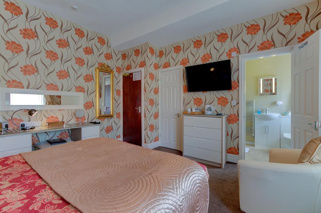 Valentine Lodge Over 21 Adult Couples Only แบล็คพูล ภายนอก รูปภาพ