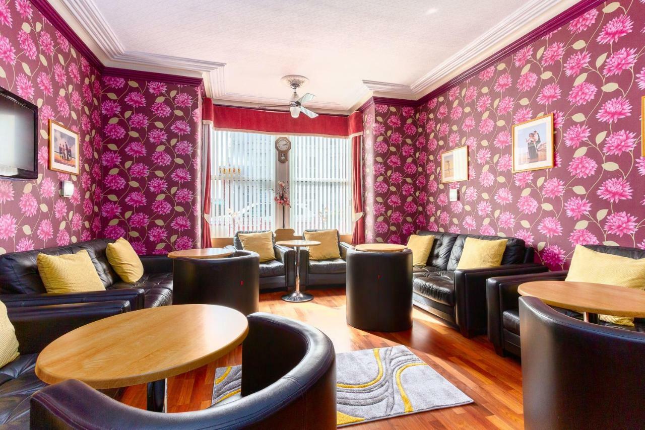 Valentine Lodge Over 21 Adult Couples Only แบล็คพูล ภายนอก รูปภาพ